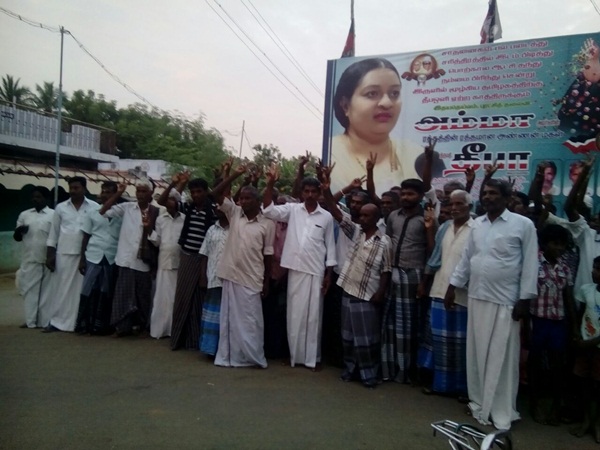இடைத்தேர்தலில் போட்டி