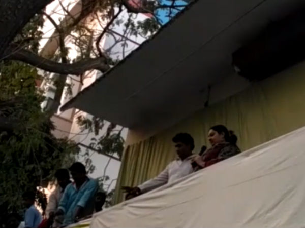 ஜெயலலிதா வடிவம் 