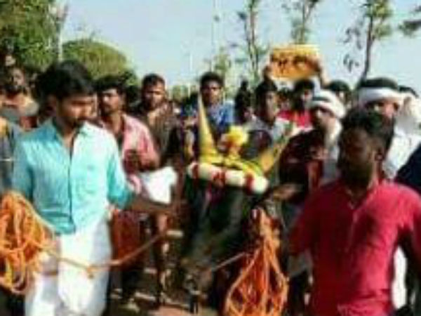 மதுரையில் ஜல்லிக்கட்டு 