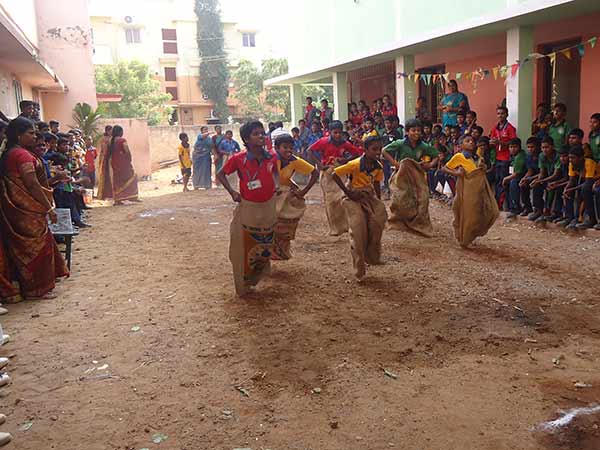 விதம் விதமான போட்டிகள்