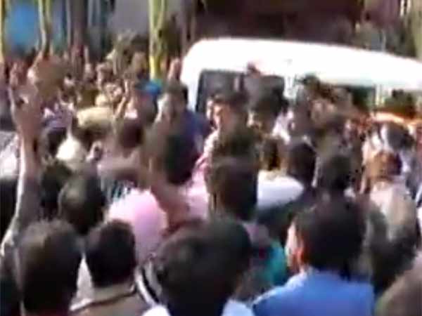 வாடிவாசலுக்குள் அனுமதி மறுப்பு 