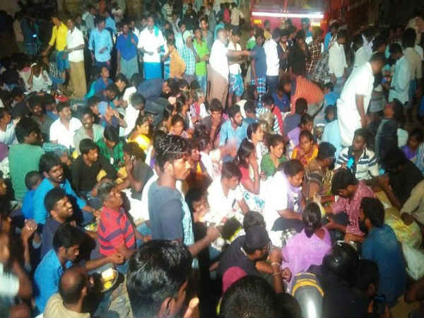 கைது செய்த போலீஸ் 