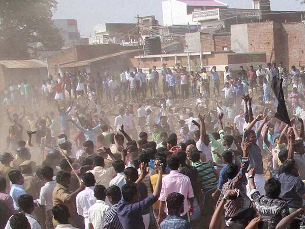 வாடிப்பட்டி மறியல்