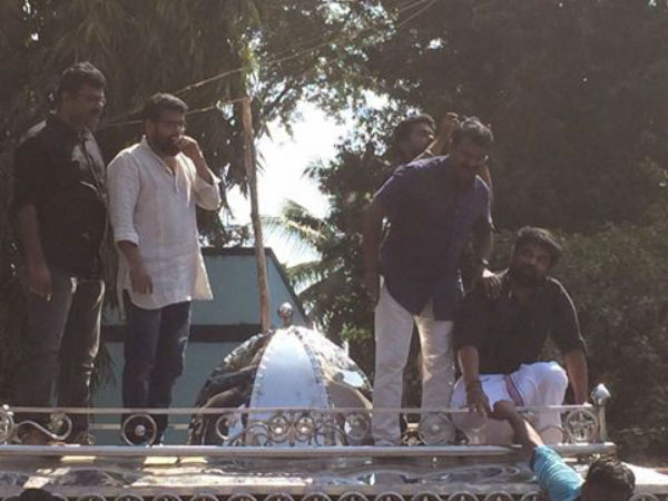  சட்டத்தில் இடமுள்ளது