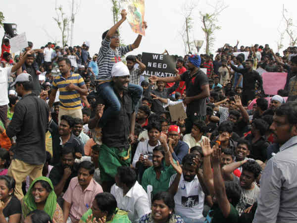 பணிய வைக்காத போராட்டங்கள் 