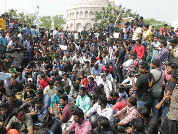 இனியும் வேடமிட முடியாது 