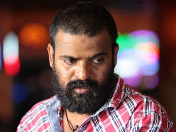 இயல்பு நிலையை முடக்கிய காவல்துறை