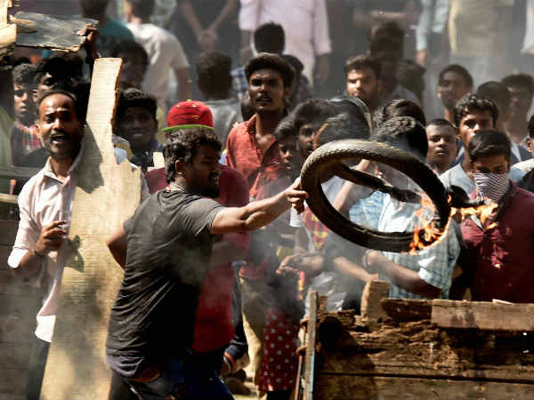 காவல்நிலையம் தீவைப்பு வழக்கு