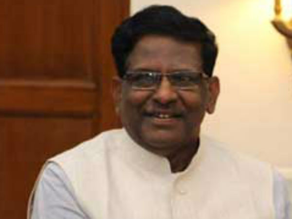 ஒரே அறையில் 
