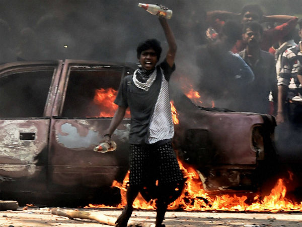 அமைதிவழியில்தான்... 