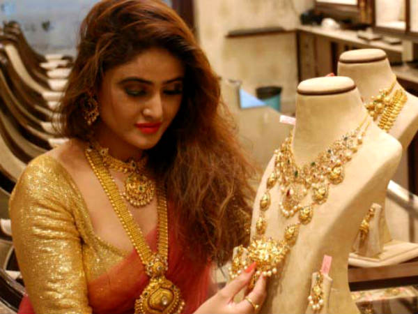 பேசாமல் வாங்கி வருகிறோம்