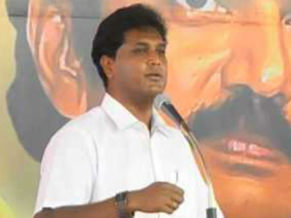 தானே முதல்வர், தானே அரசு