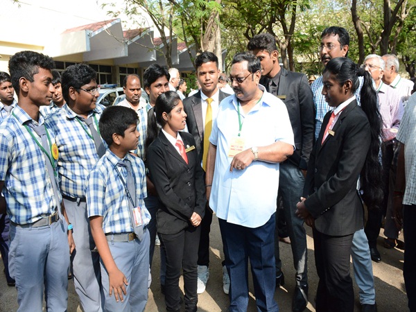 Alagiri remember school days