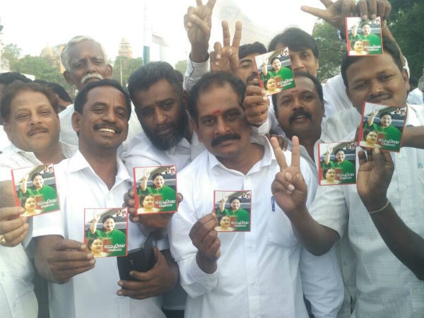 Deepa supporters return ADMK membership card Deepa supporters return ADMK membership card