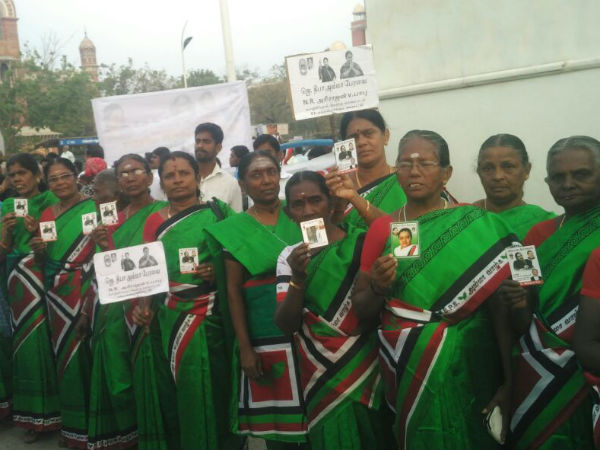 Deepa supporters return ADMK membership card Deepa supporters return ADMK membership card