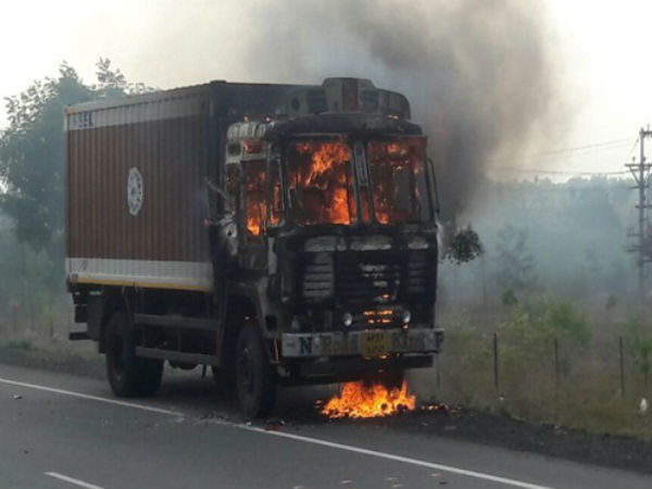 Andra lorry attacked by Unidentified persons in trichy 