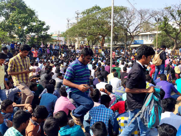 Girls power Jallikattu agitation in Coimbatore