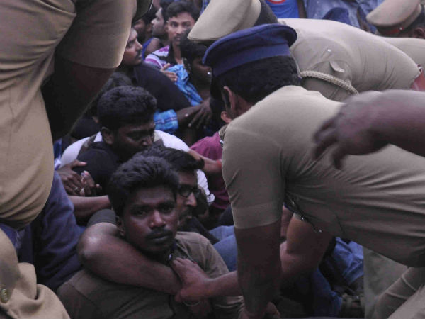 Youths arrested by police near Marina Youths arrested by police near Marina