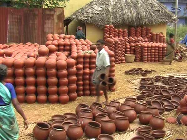 Pongal festival : Colourful clay pots sales south distict Pongal festival : Colourful clay pots sales south distict