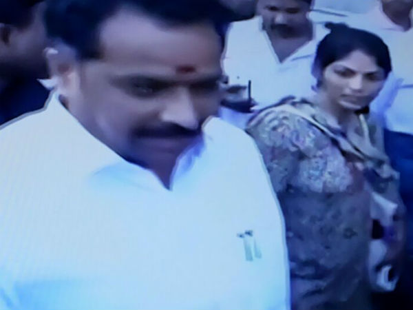 Police harassment : Woman complaint to Minister Vijaya bhaskar Police harassment : Woman complaint to Minister Vijaya bhaskar