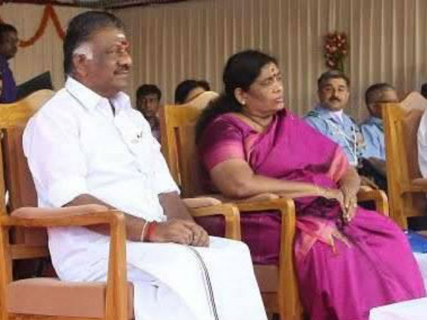 மனைவியுடன் நிகழ்ச்சியில்