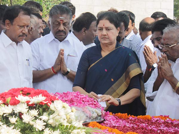 சசியின் திடீர் சோகம் 