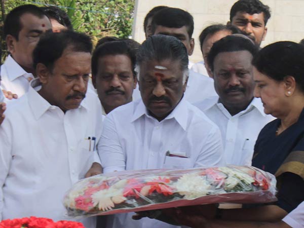 ஓபிஎஸ்க்கு முன்னுரிமை?