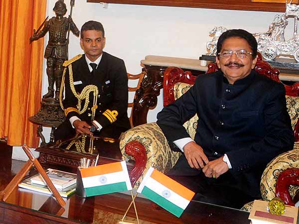 ஆளுநருக்கு 2 சாய்ஸ்