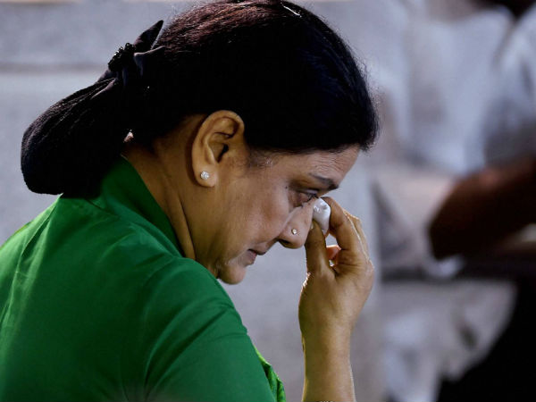 குரளில் நடுக்கம், தழுதழுப்பு 