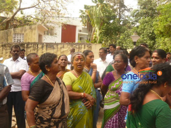 அவர் ஏன் பதவி விலகணும்