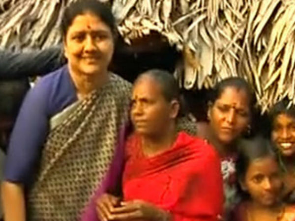 குடிசைக்குள் குறை கேட்ட சசிகலா 