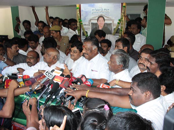 ஓபிஎஸ் அழைப்பு