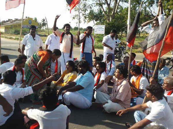 சாலை மறியல் 