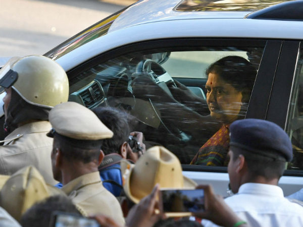 காசு கொடுத்து கூப்பிட்டாங்க 