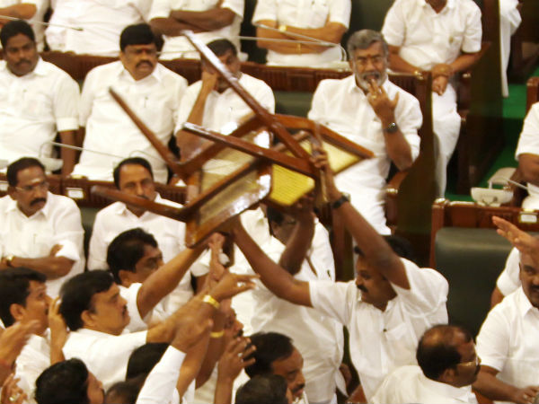 வாக்கெடுப்பில் வெற்றி