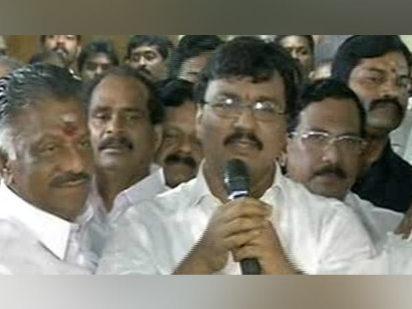 நான் யாரிடமம் பணம்,நகை,கார் வாங்கல