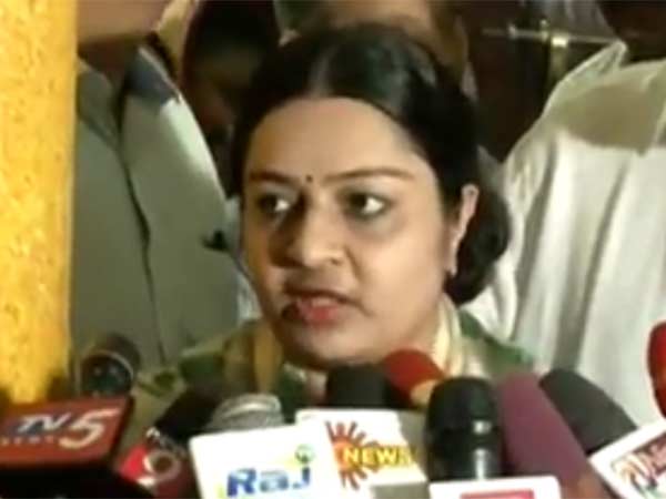 சசிகலா அணிக்கு தகுதியில்லை 