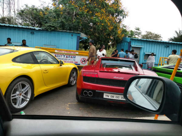 உத்தண்டியில் பிடிபட்ட 9 கார்கள் 