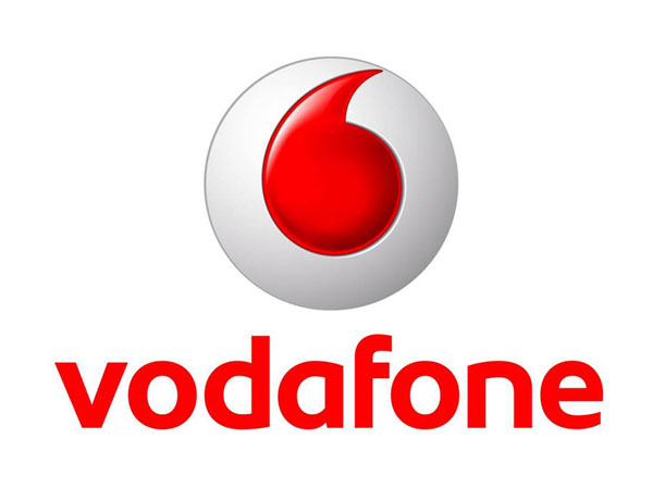 Vodafone moves court against Reliance Jio's free voice calls offer Vodafone moves court against Reliance Jio's free voice calls offer