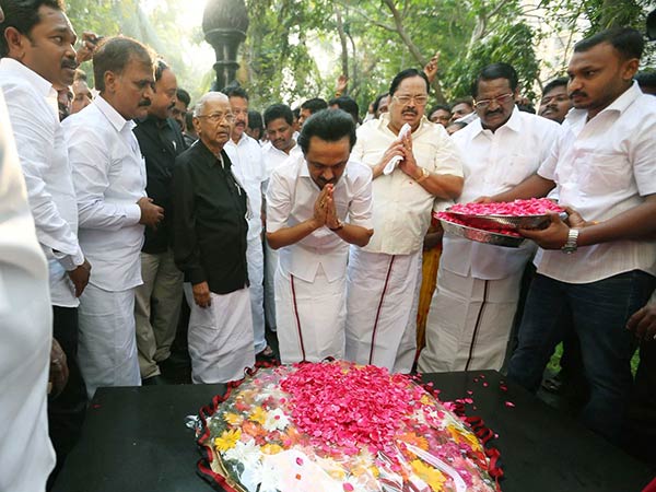 கருணாநிதியின் நிழலில் வளர்ந்தவன்