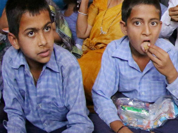 வயிற்றில் அடிப்பு 