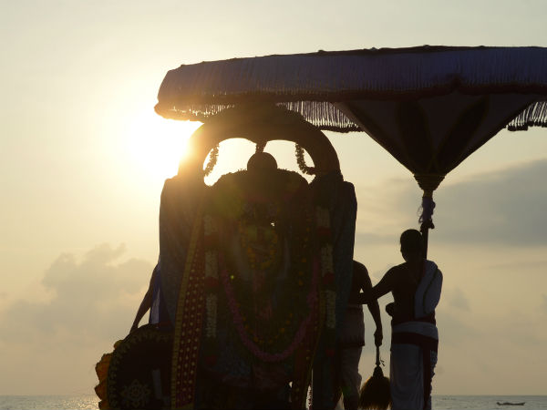 தீர்த்தவாரி 