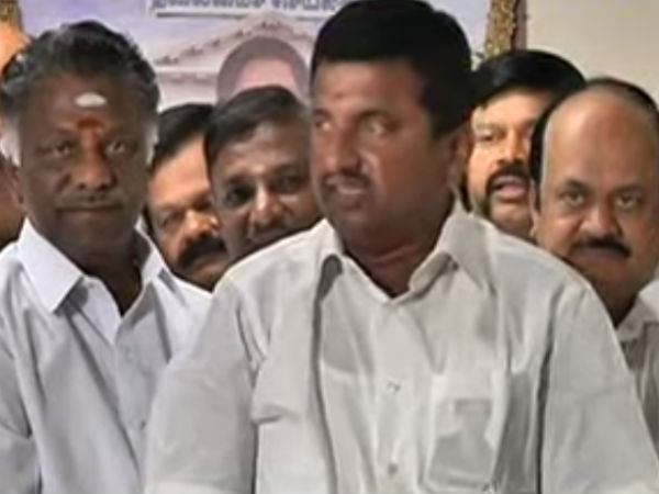 கொள்ளை கும்பலிடமிருந்து காப்பாற்ற வேண்டும்