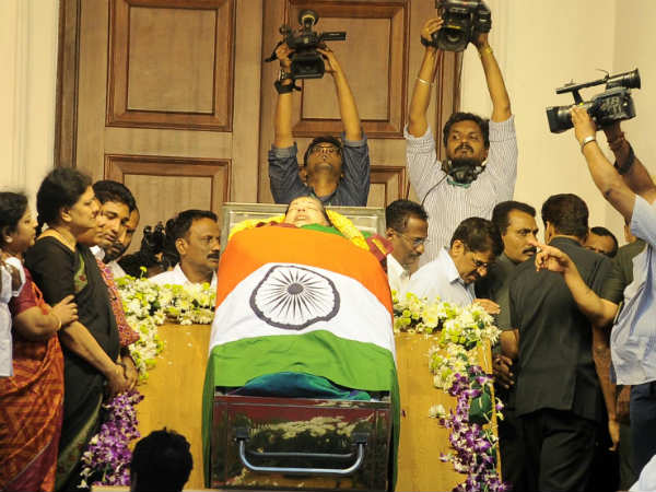 சசிகலா அணியினர் எதிர்ப்பு சசிகலா அணியினர் எதிர்ப்பு