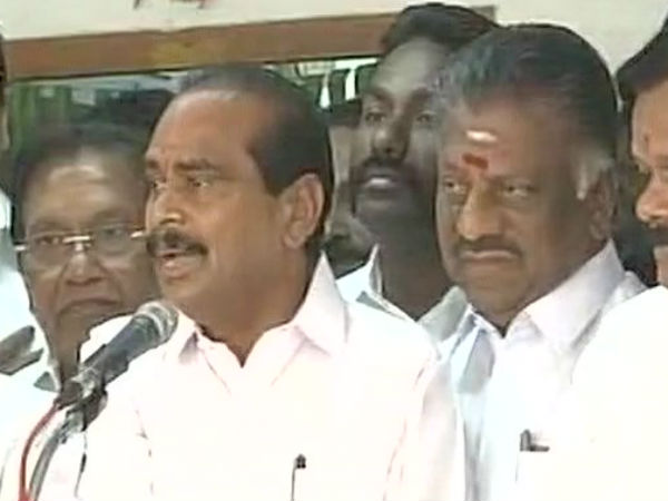 முரண்பட்ட தகவல் 