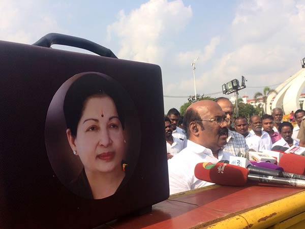 கேலிக்கூத்து