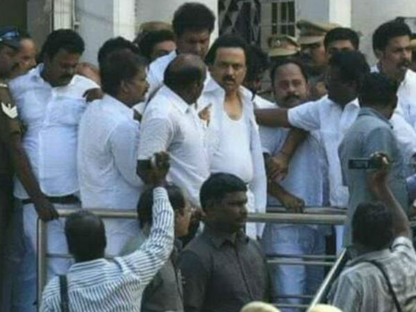 ஸ்டாலின் மீது தாக்குதல்