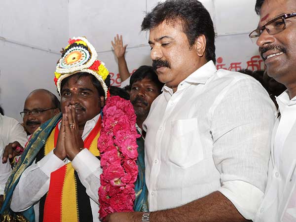 தேமுதிக அலுவகலம் திறப்பு