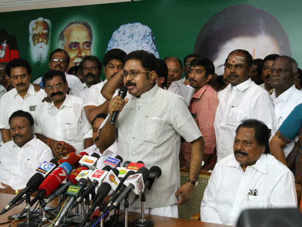 சசிகலா வழிகாட்டல் 
