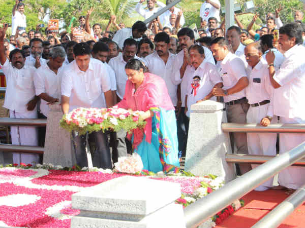 குடும்பத்துடன் தியானம் 